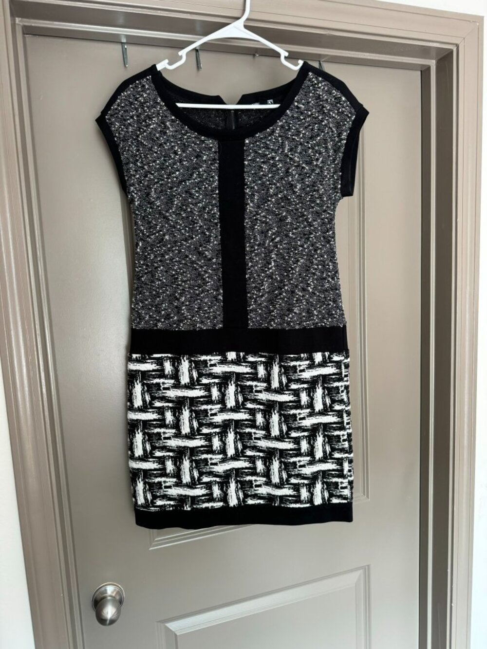 Black, White & Gray Professional Sheath Dress | Size 2